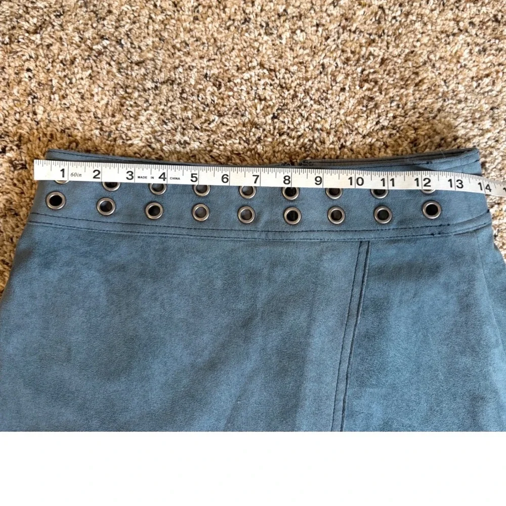 BCBGMAXAZRIA Blue Faux Suede Grommet Wrap Mini Skirt Size M